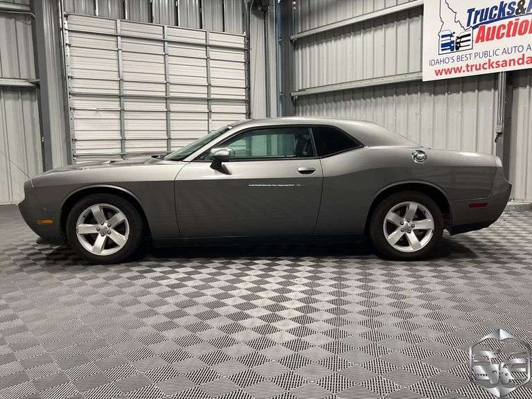 2012  Dodge  Challenger  SXT