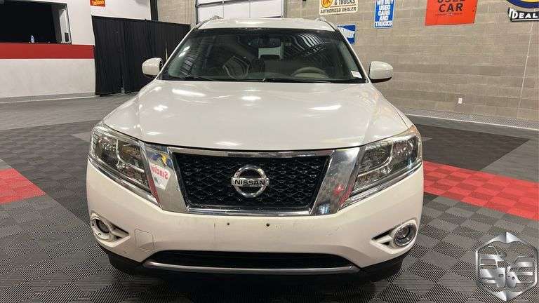 2013  Nissan  Pathfinder  SL