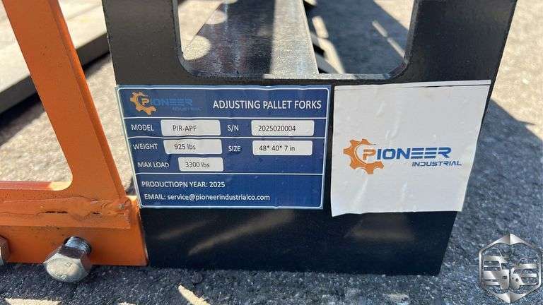 Pioneer Industrial Skid Steer Pallet Forks