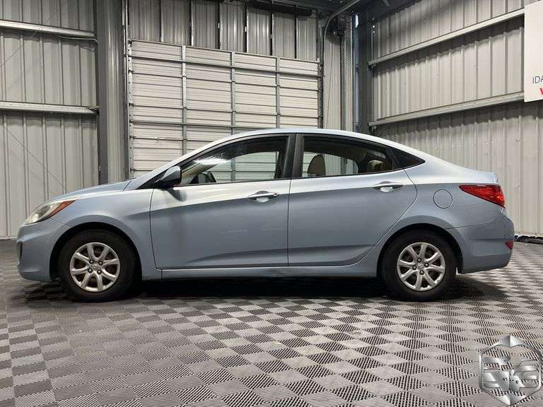 2013  Hyundai  Accent  GLS