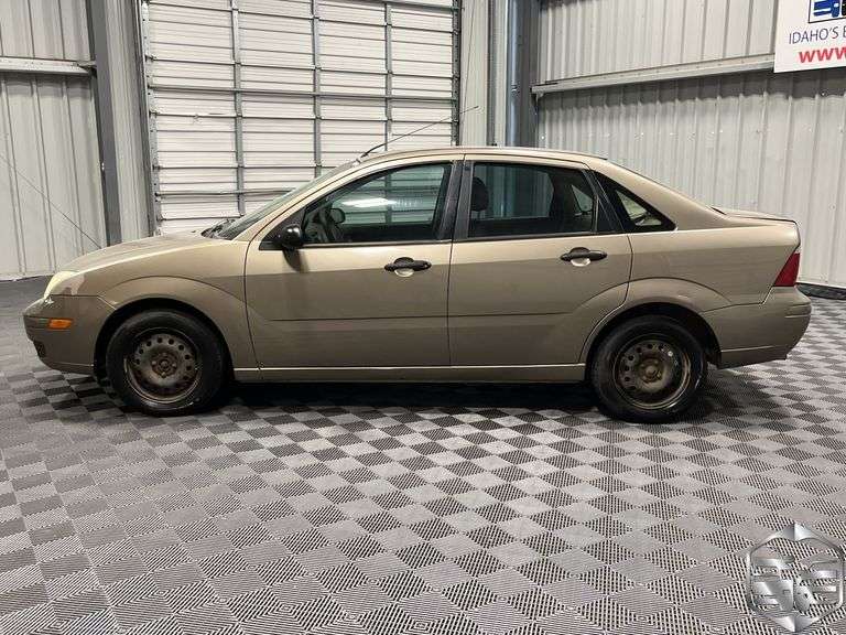 2005  Ford  Focus  ZX4