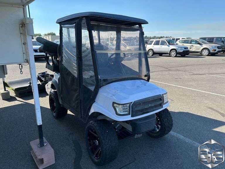 2015  Club  Golf Cart  President Comes With Skytrak Launch Simulator