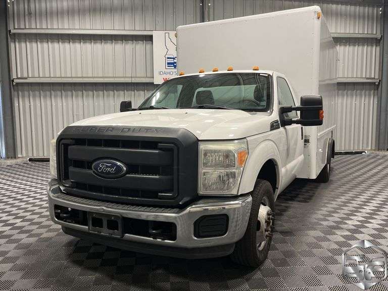 2015  Ford  F350 Super Duty  XL Box Truck