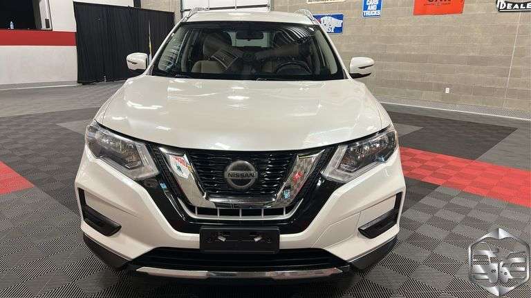 2018  Nissan  Rogue   SV