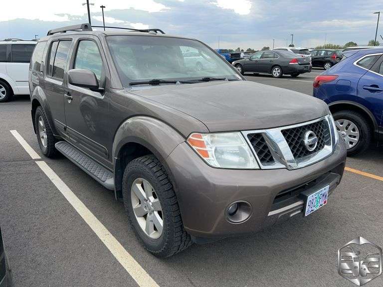 2008  Nissan  Pathfinder  SE