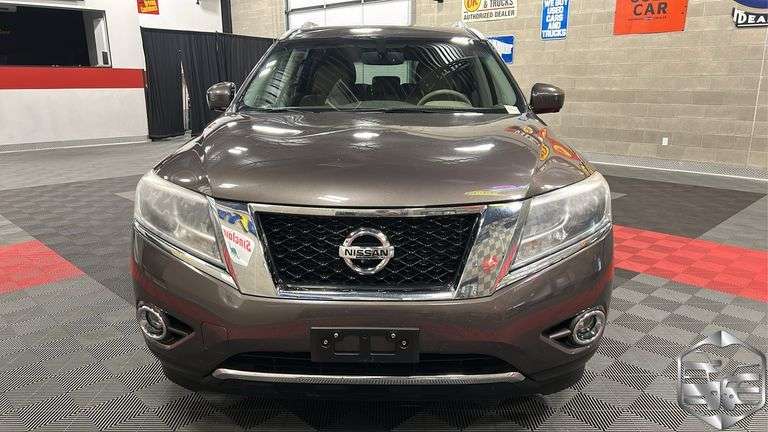 2015  Nissan  Pathfinder  Platinum