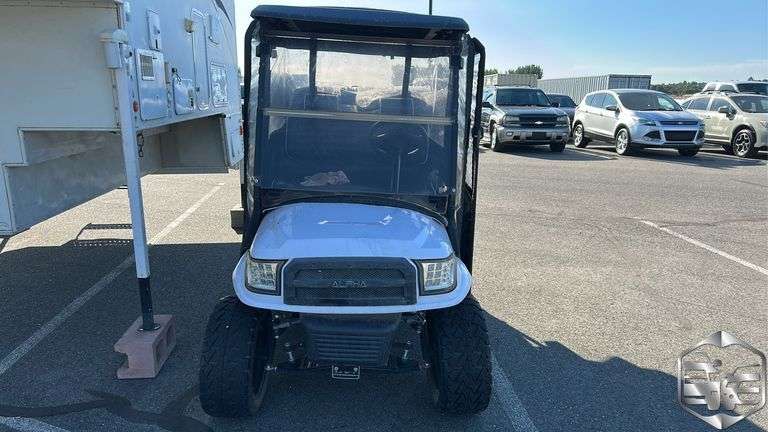2015  Club  Golf Cart  President Comes With Skytrak Launch Simulator