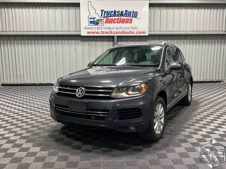 2012  Volkswagen  Touareg  VR6 Sport
