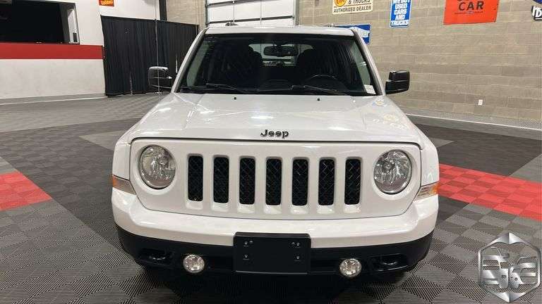 2016  Jeep  Patriot Latitude   Sport