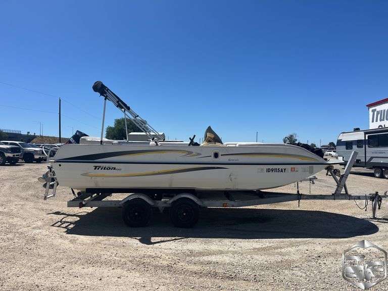 2005  Triton  135KO Boat