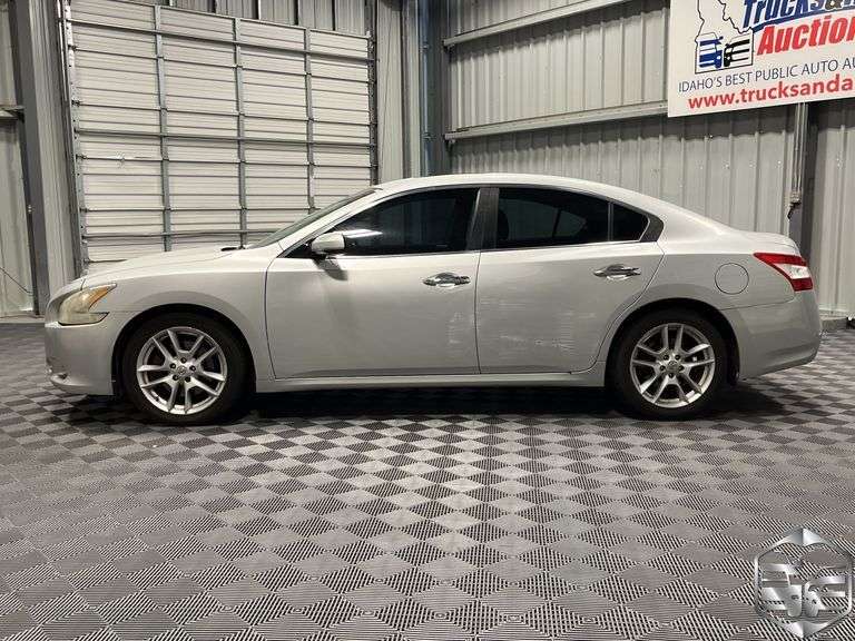 2010  Nissan  Maxima  S