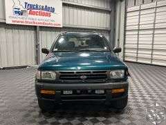 1996  Nissan  Pathfinder  LE