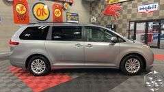 2013  Toyota  Sienna  XLE