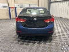 2016  Hyundai  Elantra  SE