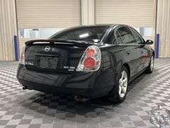 2005  Nissan  Altima  3.5 SE