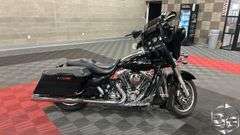 2009  Harley-Davidson  Street Glide   FLHX Cruiser