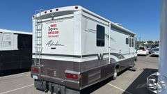 2000  Winnebago