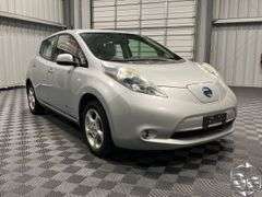 2011  Nissan  Leaf  SL