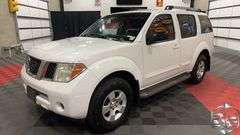 2005  Nissan  Pathfinder  LE