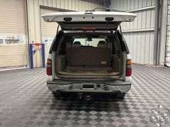 2006  Chevrolet  Suburban  1500 LT