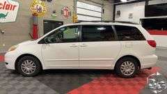 2009  Toyota  Sienna   CE