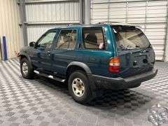 1996  Nissan  Pathfinder  LE