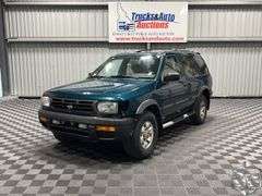 1996  Nissan  Pathfinder  LE