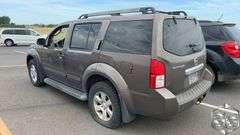 2008  Nissan  Pathfinder  SE