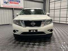 2014  Nissan  Pathfinder  SV