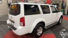 2005  Nissan  Pathfinder  LE