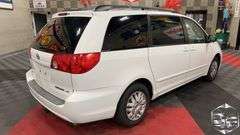 2009  Toyota  Sienna   CE