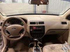 2005  Ford  Focus  ZX4
