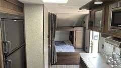 2018  FOREST RIVER  Grey Wolf   19SM