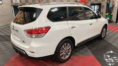 2013  Nissan  Pathfinder  SL