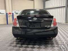 2005  Nissan  Altima  3.5 SE