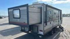 2018  FOREST RIVER  Grey Wolf   19SM