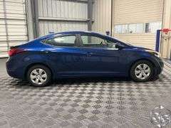 2016  Hyundai  Elantra  SE