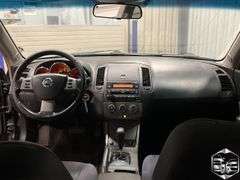 2005  Nissan  Altima  3.5 SE