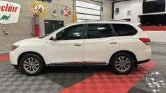 2013  Nissan  Pathfinder  SL
