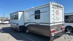 2000  Winnebago