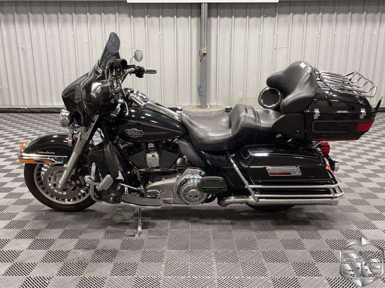 2009  Harley-Davidson  FLHTCU Electra