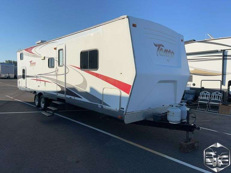 2008  PACIFIC COACHWORKS  Tango   311BHS