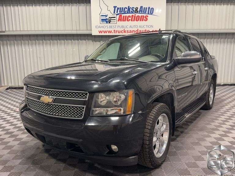 2011  Chevrolet  Avalanche  LTZ