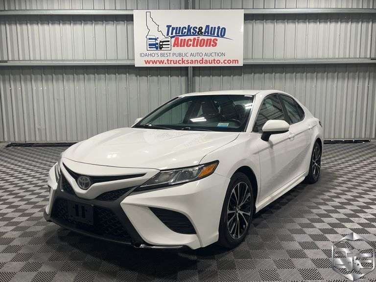 2018  Toyota  Camry  SE