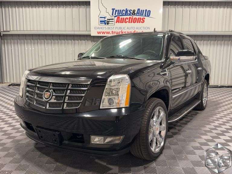 2013  Cadillac  Escalade EXT   Luxury