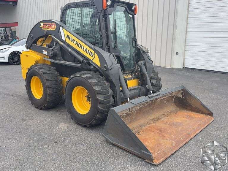 2015  New Holland  L230