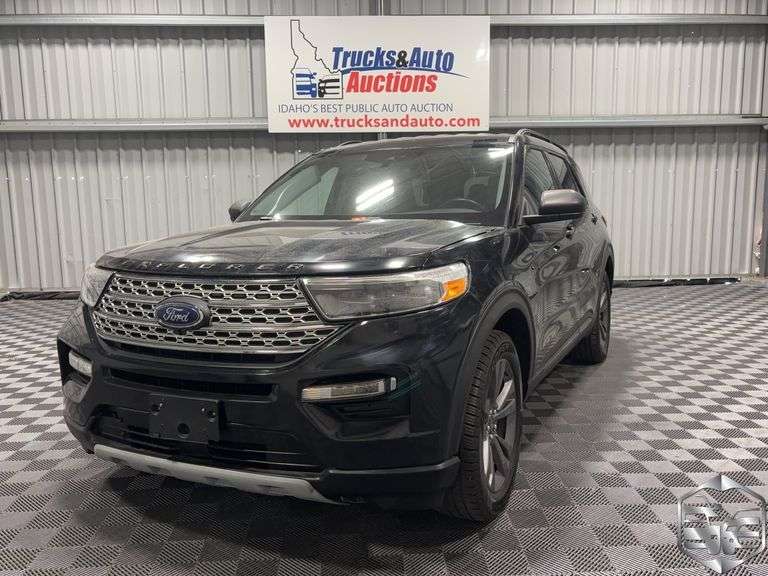 2021  Ford  Explorer   XLT