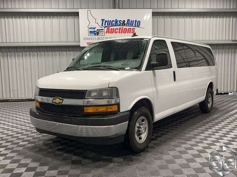 2020  Chevrolet  Express   LT 3500 Extended