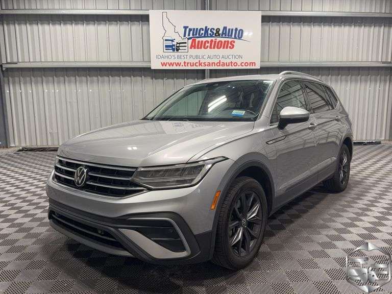 2023  Volkswagen  Tiguan  SE