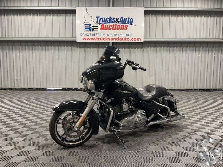 2015 Harley-Davidson FLHXS Street Glide Special Cruiser